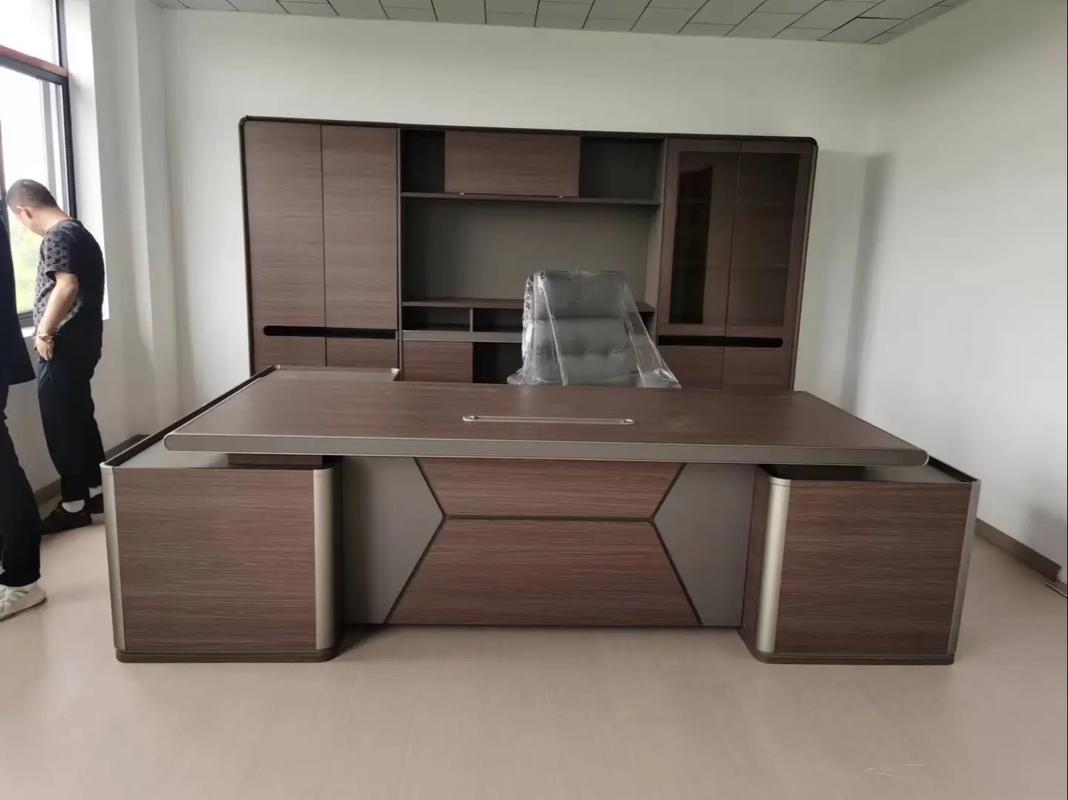 办公桌如何选择?办公桌高度一般是多少?